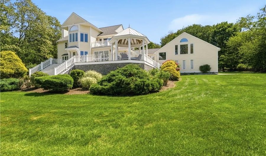 38 Gondola Ave, Jamestown, RI 02835 - 4 Beds, 5 Bath