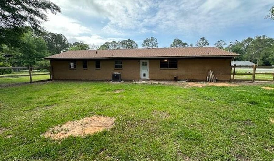 3813 Hill Ave, Moss Point, MS 39562 - 3 Beds, 2 Bath