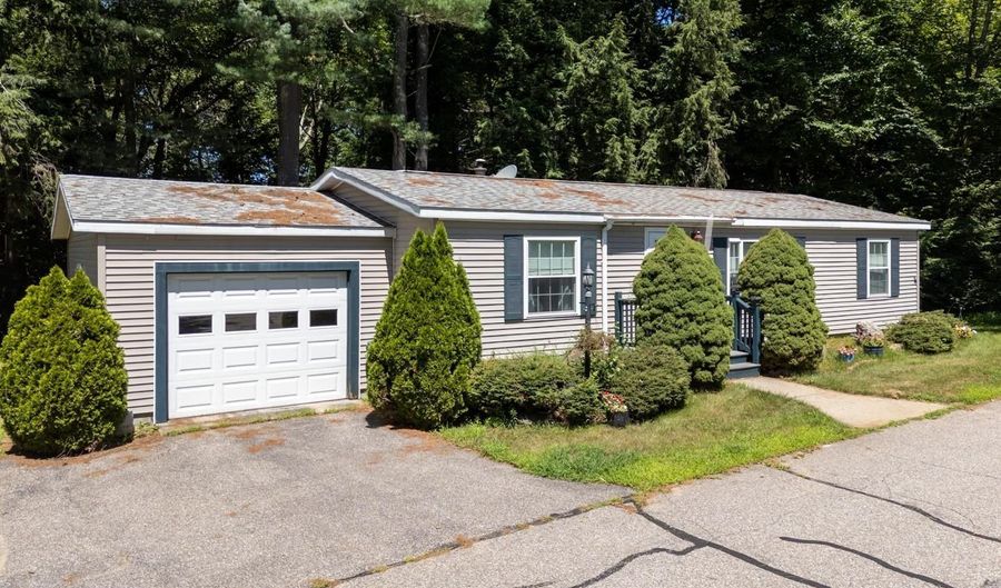 8 Lilac Ln, Belmont, NH 03220 - 3 Beds, 2 Bath