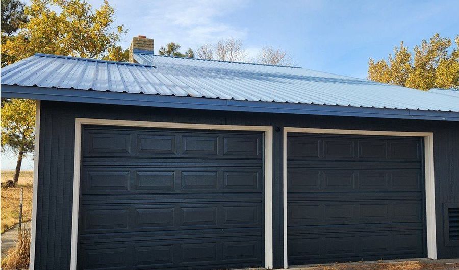 68766 WEATHERFORD Rd, Arlington, OR 97812 - 3 Beds, 2 Bath