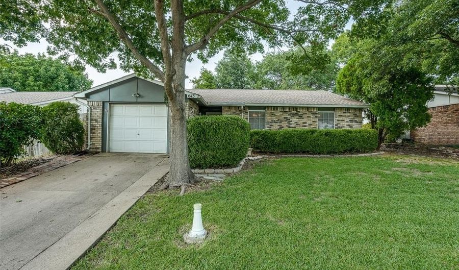 643 Roaming Road Dr, Allen, TX 75002 - 3 Beds, 2 Bath