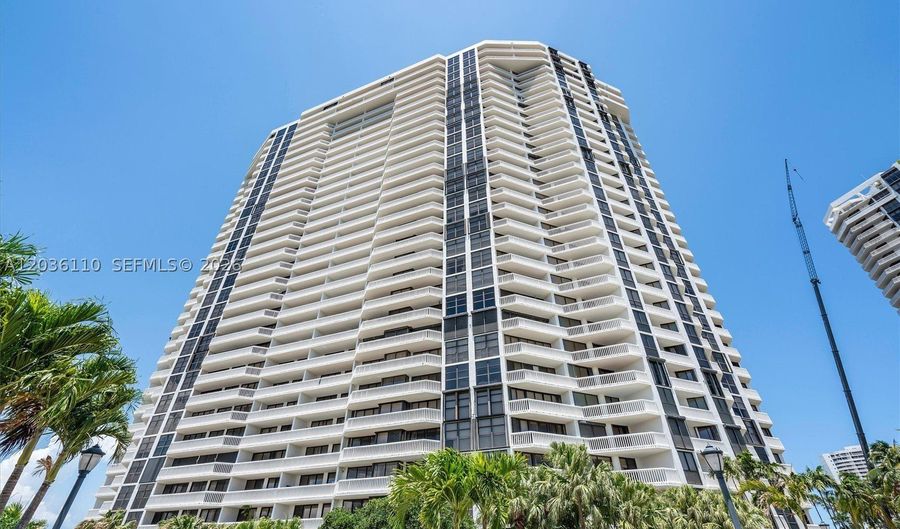 1000 W Island Blvd 2307, Aventura, FL 33160 - 3 Beds, 3 Bath