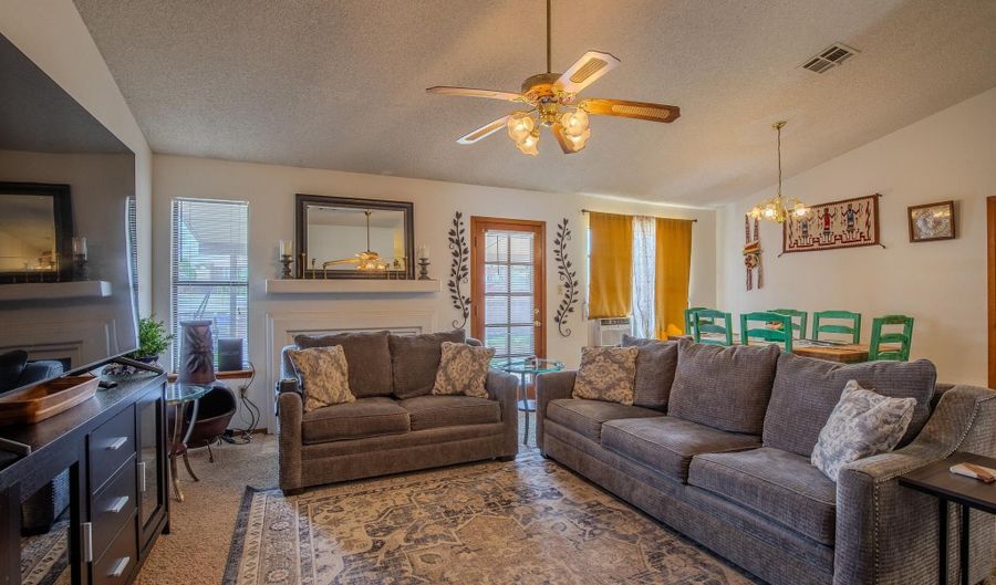 713 Montwood, Alamogordo, NM 88310 - 4 Beds, 2 Bath