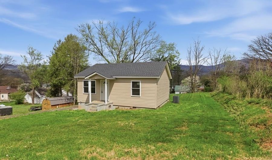 39 Justus, Andrews, NC 28901 - 2 Beds, 2 Bath