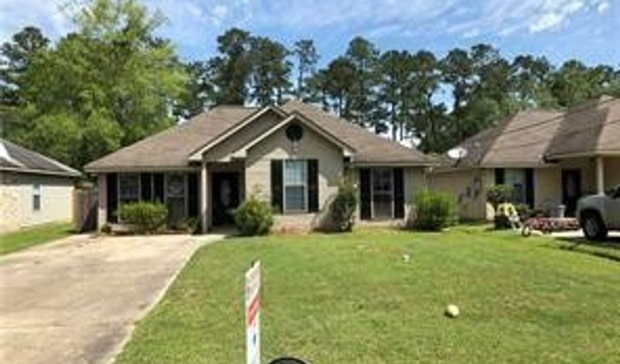 611 BEAULIEUX St, Mandeville, LA 70448 - 3 Beds, 2 Bath