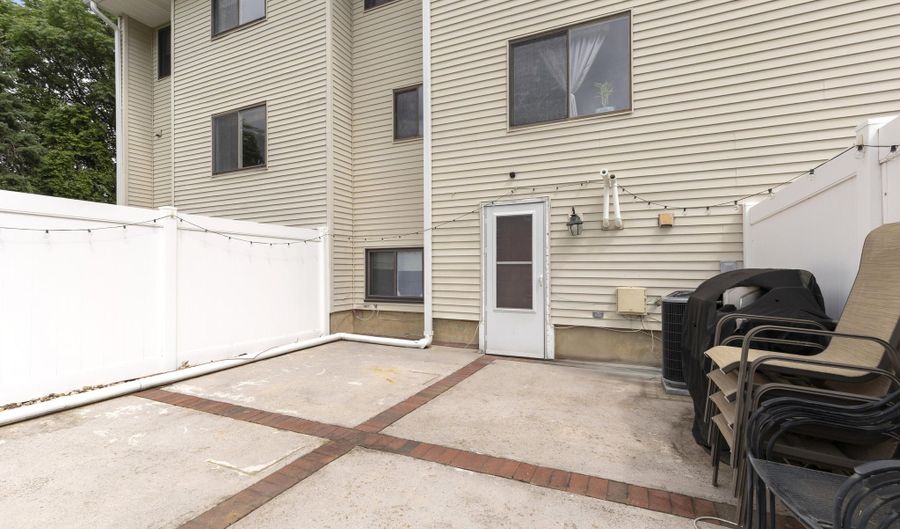 192 Clubhouse Dr, Middletown, NJ 07748 - 2 Beds, 2 Bath