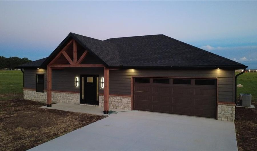 757 E 643 Ave, Arma, KS 66712 - 3 Beds, 2 Bath
