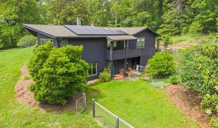 2288 Lexington Tpke, Amherst, VA 24521 - 3 Beds, 5 Bath
