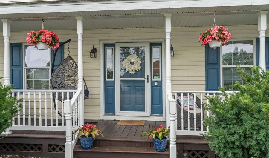 117 E Windswept Dr, Amsterdam, NY 12010 - 3 Beds, 3 Bath