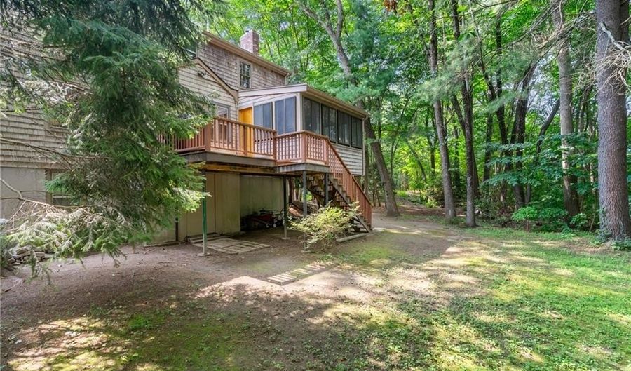 105 Newell Dr, Cumberland, RI 02864 - 3 Beds, 3 Bath