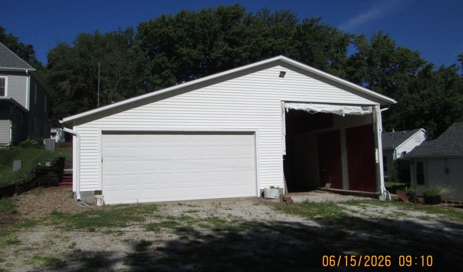 1006 1008 Elm St, Atlantic, IA 50022 - 2 Beds, 1 Bath