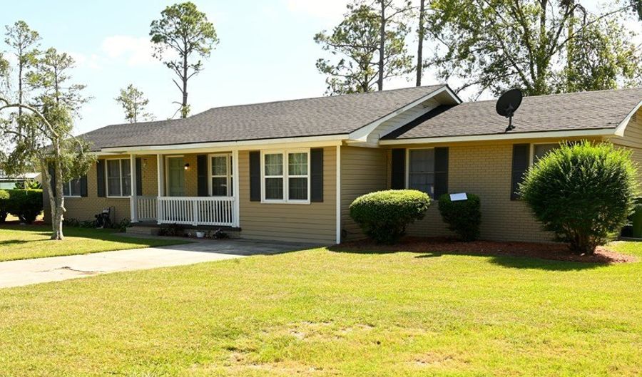 2503 Dianne St, Adel, GA 31620 - 3 Beds, 3 Bath