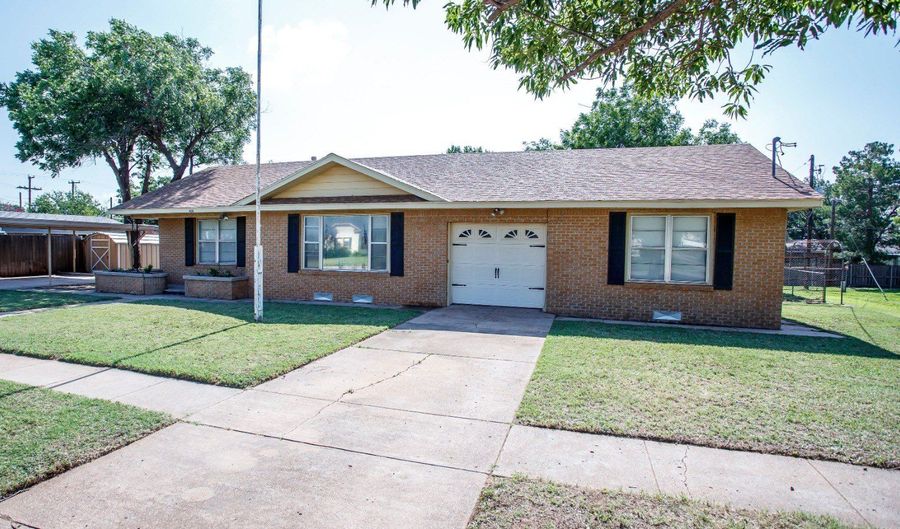 406 S Ctr, Archer City, TX 76351 - 3 Beds, 2 Bath