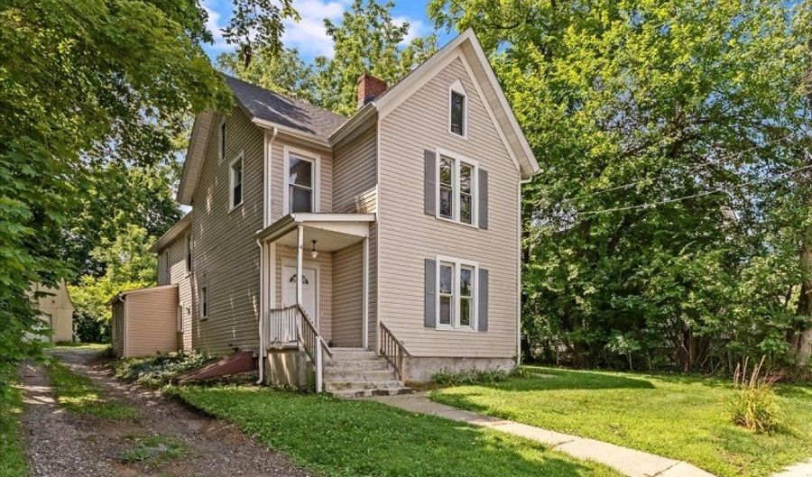 4 Maple St, Andover, NJ 07821 - 2 Beds, 1 Bath