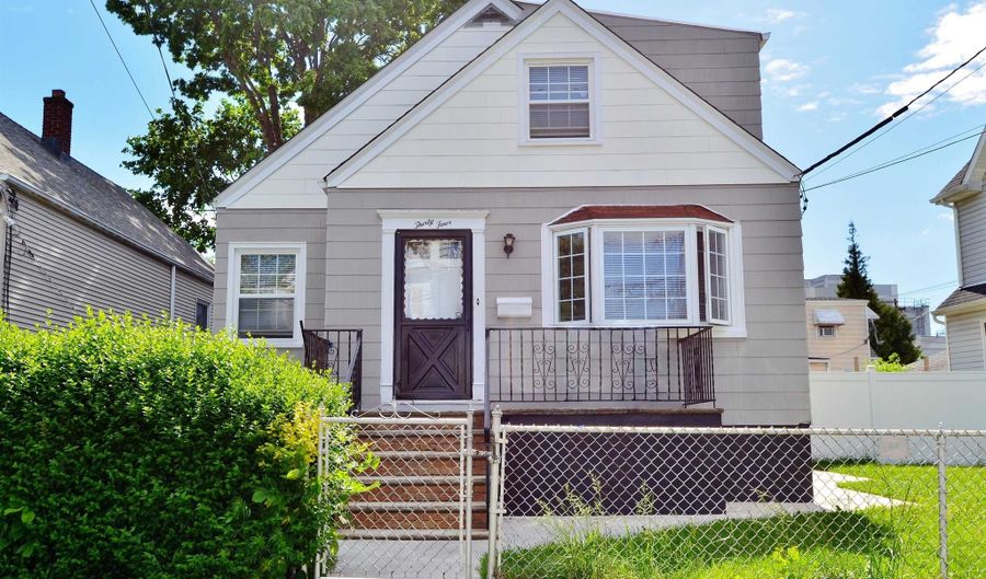 34 NEWMAN Ave 1, Bayonne, NJ 07002 - 2 Beds, 1 Bath