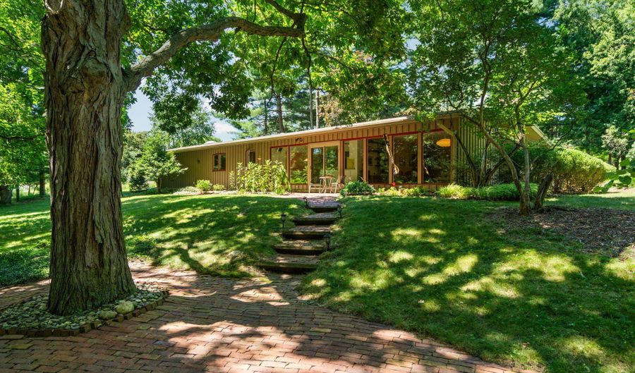 2805 Byington Blvd, Ann Arbor, MI 48105 - 4 Beds, 2 Bath