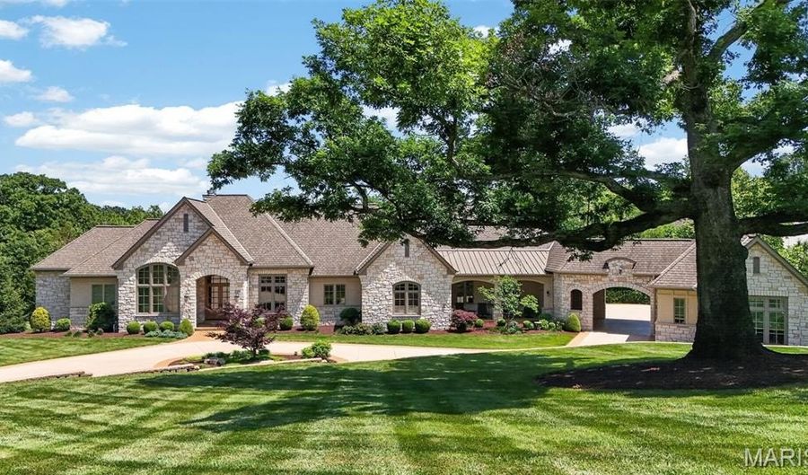 262 Dietrich Rd, Ballwin, MO 63021 - 5 Beds, 8 Bath