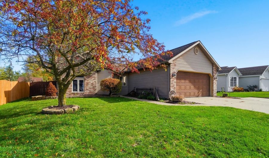 111 Autumn Hills Dr, Avilla, IN 46710 - 3 Beds, 2 Bath