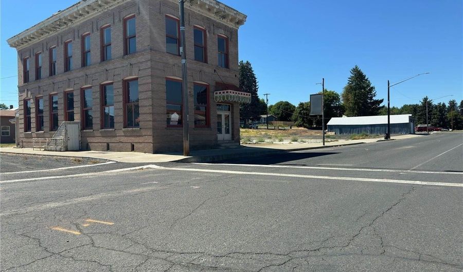 301 W Main St, Almira, WA 99103 - 1 Beds, 2 Bath