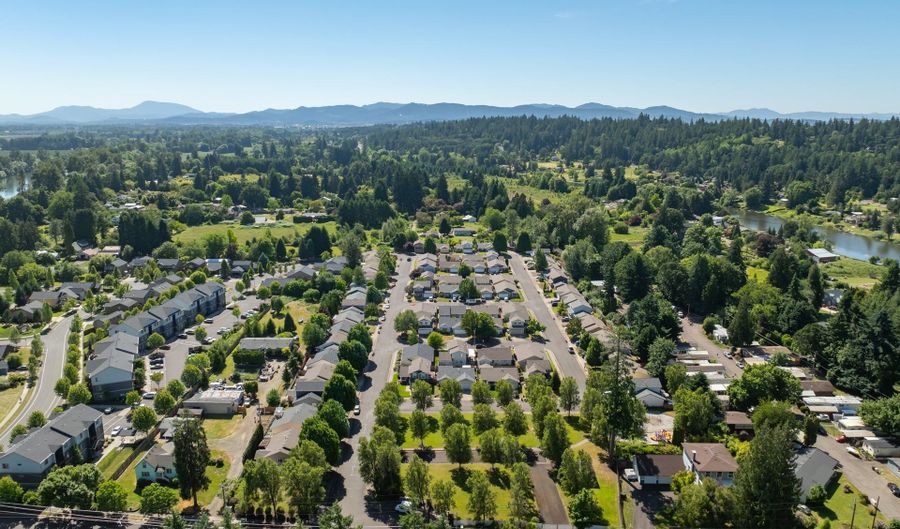 746 NW DESERT PINE St, Albany, OR 97321 - 3 Beds, 2 Bath
