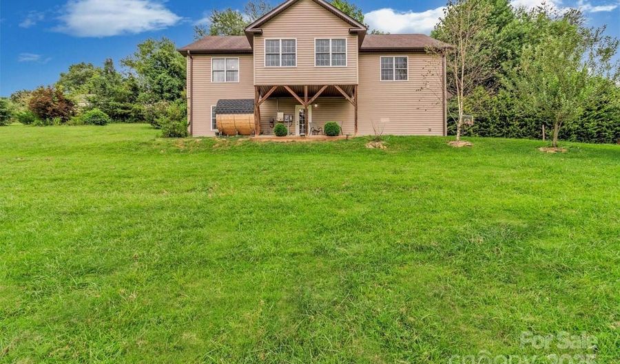 159 S Willow Brook Dr, Asheville, NC 28806 - 4 Beds, 3 Bath