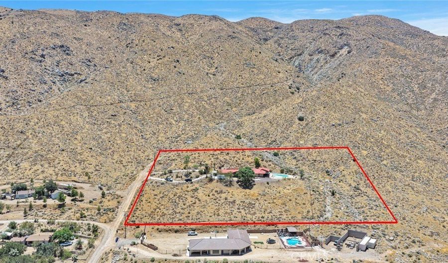 8988 Buena Vis, Apple Valley, CA 92308 - 4 Beds, 2 Bath