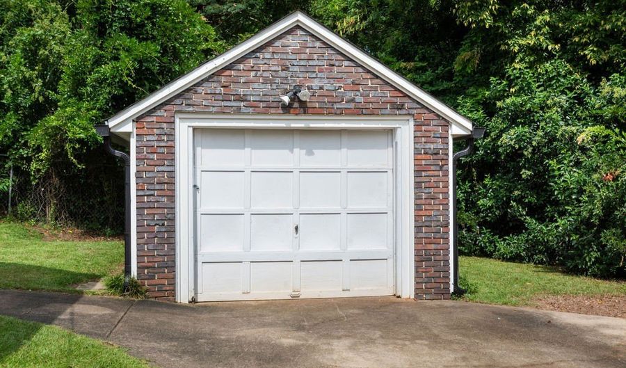 605 Avenue E, West Point, GA 31833 - 3 Beds, 1 Bath