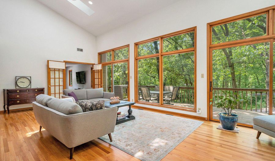 116 E Neptune Ave, Beverly Shores, IN 46301 - 3 Beds, 3 Bath