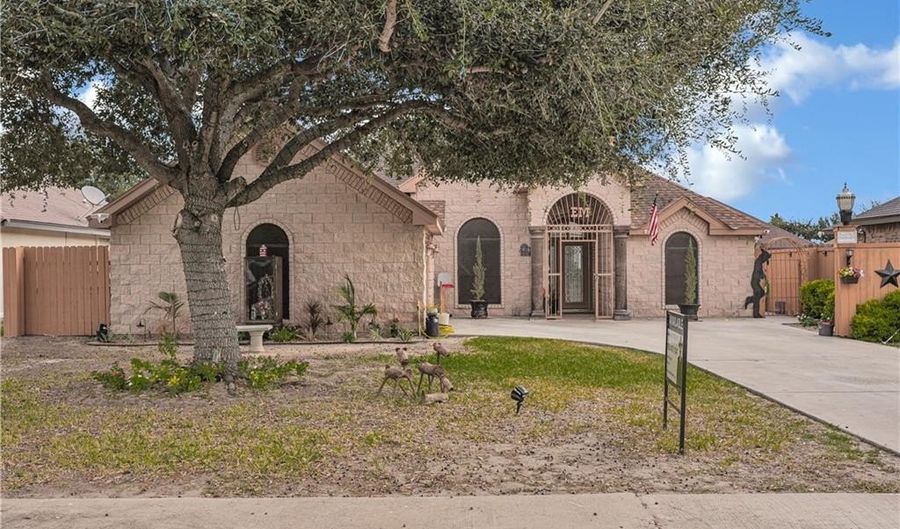 404 N Los Ebanos Blvd, Alton, TX 78573 - 3 Beds, 3 Bath