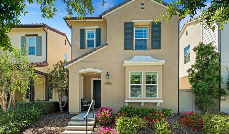 21572 Saddle Bred Ln, Escondido, CA 92029 - 3 Beds, 3 Bath