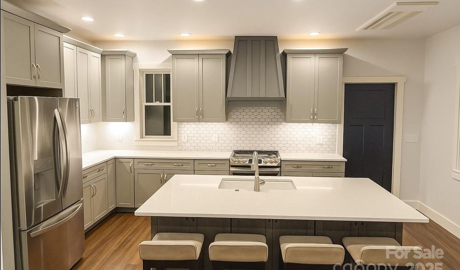 565 School Rd, Asheville, NC 28803 - 3 Beds, 3 Bath