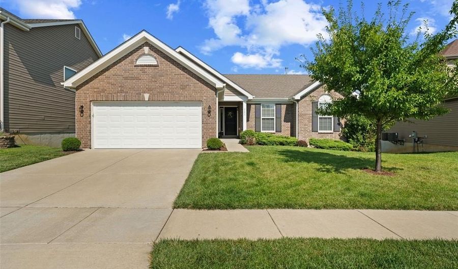 347 Wilhelmine Ct, Ballwin, MO 63021 - 3 Beds, 2 Bath