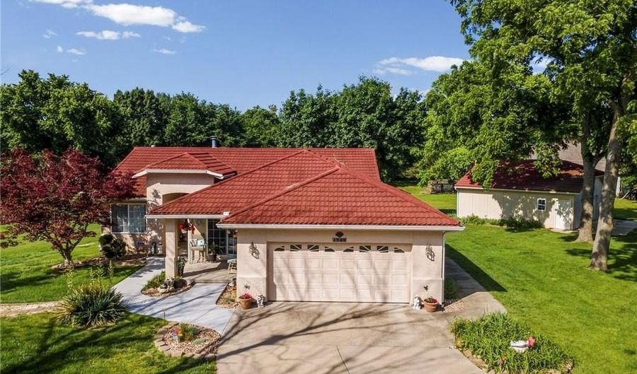 1720 N 150th St, Basehor, KS 66007 - 3 Beds, 2 Bath