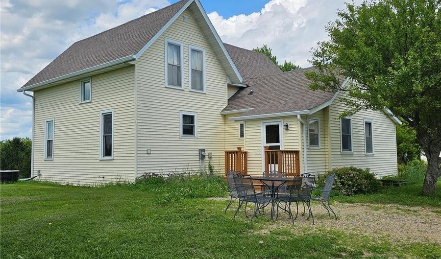 86389 245th St, Albert Lea, MN 56007 - 4 Beds, 2 Bath