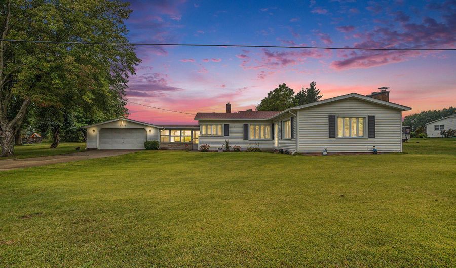 1832 30th St, Allegan, MI 49010 - 3 Beds, 1 Bath