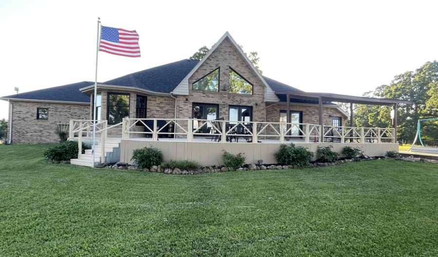 24352 St. Hwy Ee, Aurora, MO 65605 - 4 Beds, 3 Bath