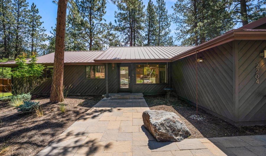 2204 NW Marken St, Bend, OR 97703 - 3 Beds, 3 Bath