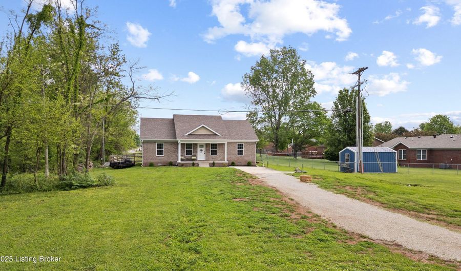 2310 Woodlawn Rd, Bardstown, KY 40004 - 3 Beds, 2 Bath