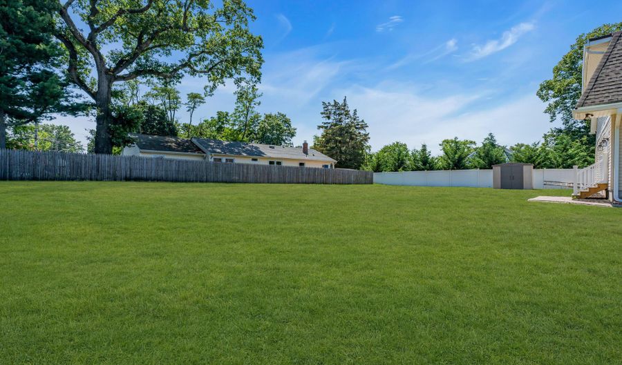 168 Leonardville Rd, Belford, NJ 07718 - 5 Beds, 3 Bath