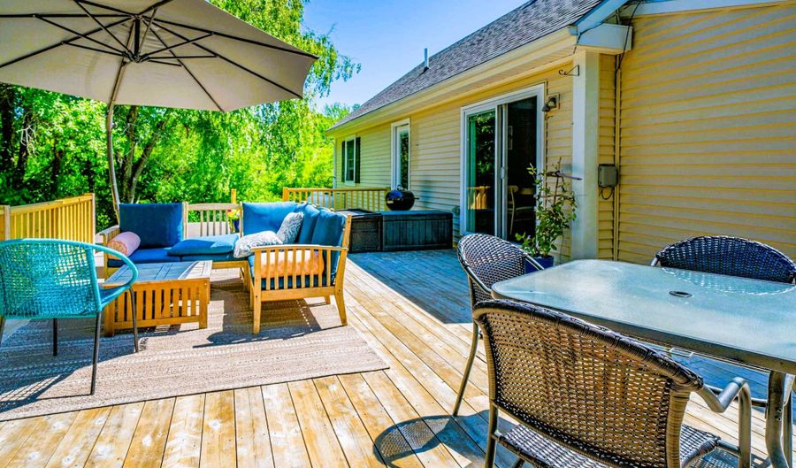 10 School St, Belfast, ME 04915 - 3 Beds, 2 Bath
