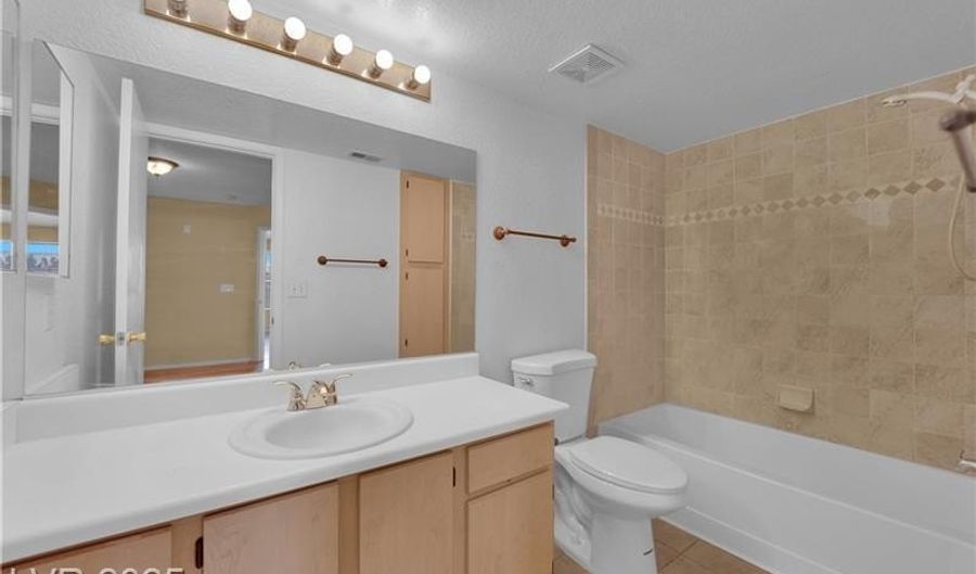8101 W Flamingo Rd 2030, Las Vegas, NV 89147 - 2 Beds, 3 Bath