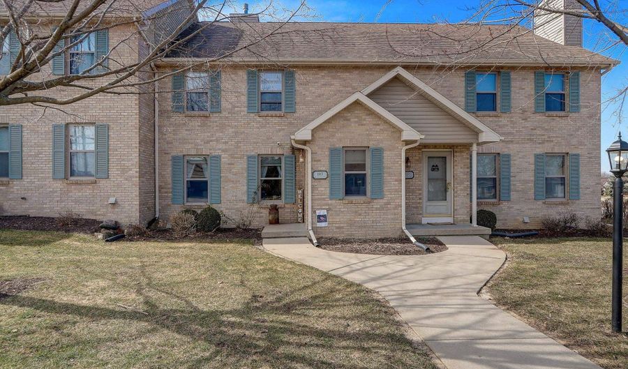 105 Fairview Way, Waunakee, WI 53597 - 2 Beds, 3 Bath