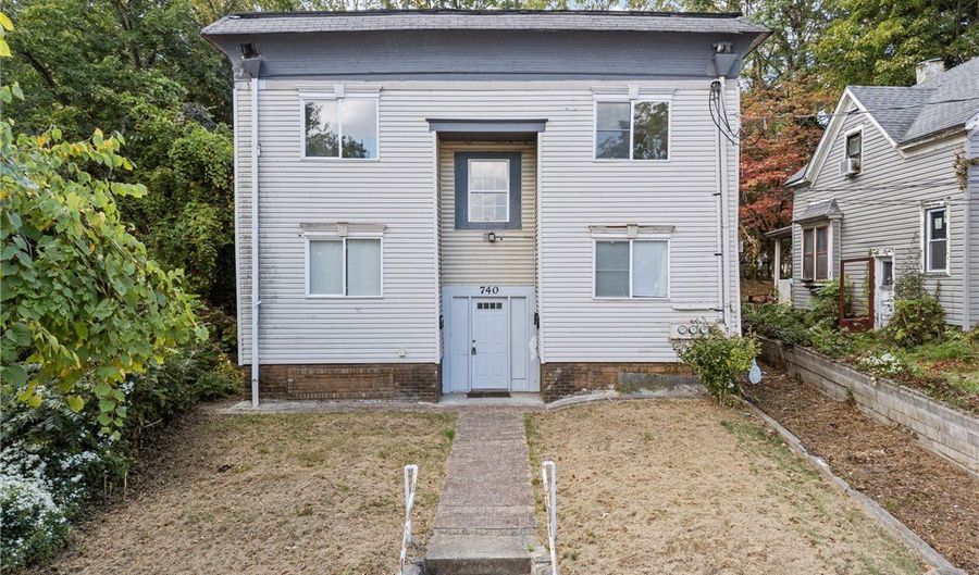 740 Fern St 2, Akron, OH 44307 - 3 Beds, 1 Bath