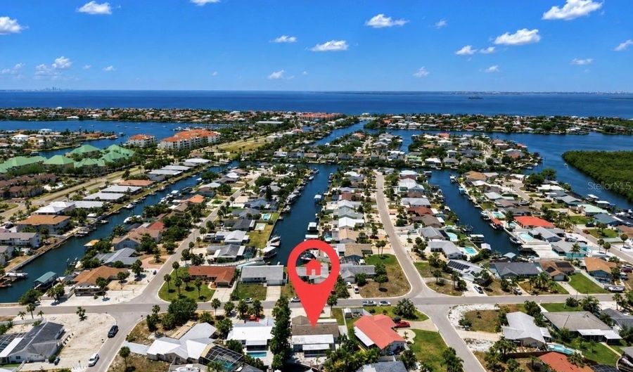 6513 ABACO Dr, Apollo Beach, FL 33572 - 3 Beds, 2 Bath