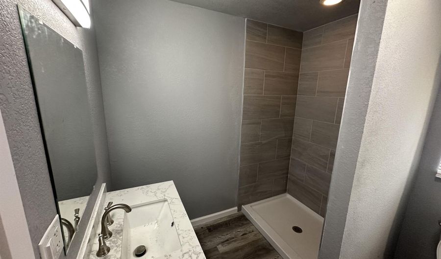 910 S 4th St, Artesia, NM 88210 - 3 Beds, 1 Bath