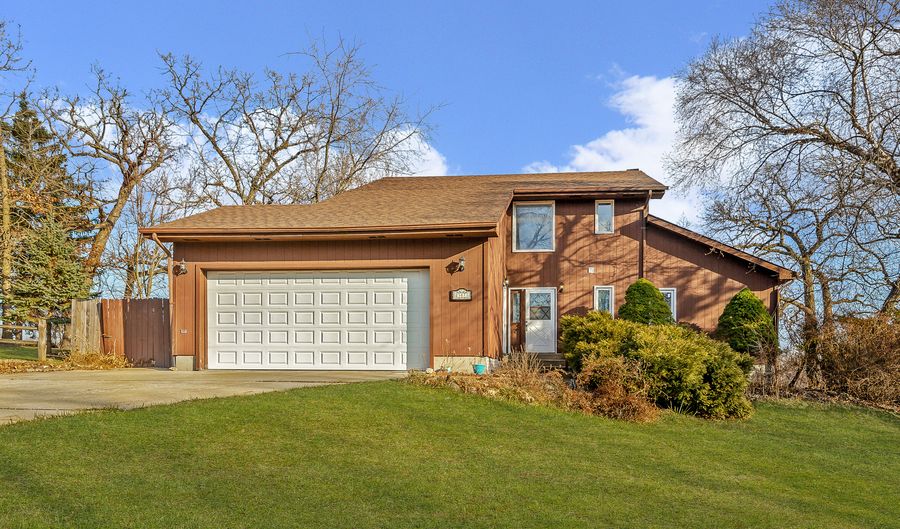 23871 W NORTH LAKEWOOD Ln, Lake Zurich, IL 60047 - 3 Beds, 3 Bath