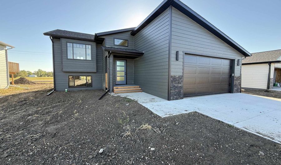 656 Eagle Ct, Box Elder, SD 57719 - 4 Beds, 3 Bath