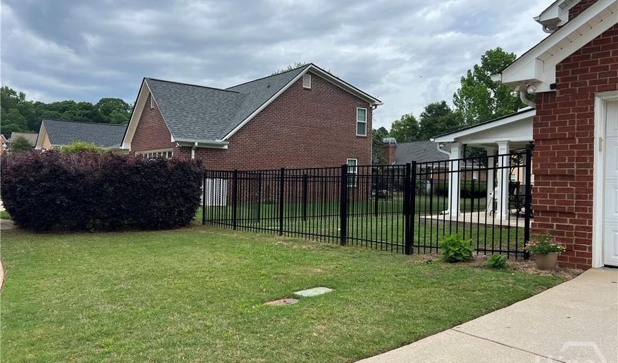 238 Covington Pl, Athens, GA 30606 - 3 Beds, 3 Bath