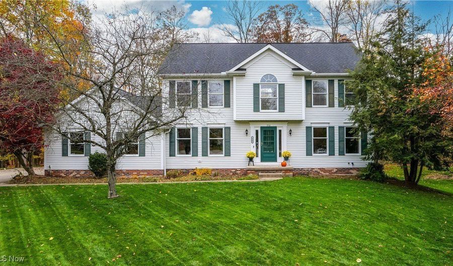 350 Aspen Ct, Aurora, OH 44202 - 4 Beds, 4 Bath