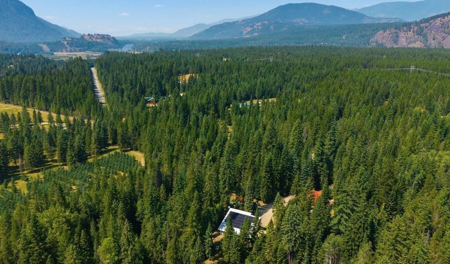 6328 River Rd, Clark Fork, ID 83811 - 3 Beds, 2 Bath